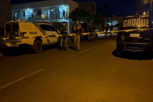 Dois jovens morrem e um é preso após confronto com a Polícia Militar em Foz do Iguaçu