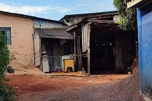 Foto relacionada a notícia: Homem de 55 anos é encontrado morto na varanda de residência no Bairro Periolo