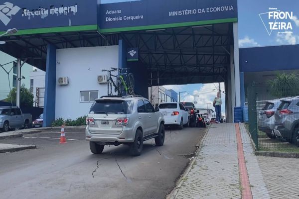 Crise na Argentina afeta veículos: Placas provisórias de papel não estão autorizadas no Brasil