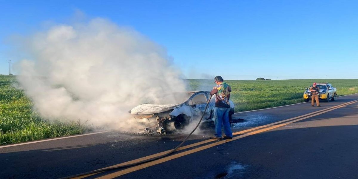 Carro utilizado por ladrões que explodiram agência em Diamante do Oeste havia sido furtado em Quedas