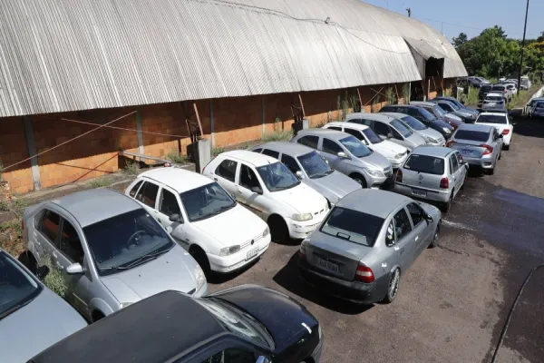 Foto relacionada a notícia: Transitar realizará leilão de veículos e sucatas sob custódia da autarquia