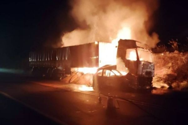Idoso morre carbonizado após carro pegar fogo em acidente na BR-163 em Marechal Cândido Rondon