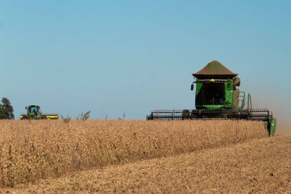 Exportações recordes impulsionam superávit de Cascavel na balança comercial brasileira em 2023