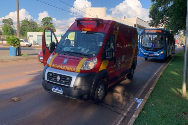 Idosa de 60 anos fica em estado grave após ser atropelada por ônibus na Avenida Brasil em Cascavel