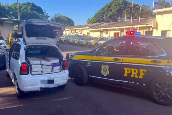 Ação integrada entre PRF, PM e Falcão resulta na apreensão de maconha e prisão de 2 indivíduos