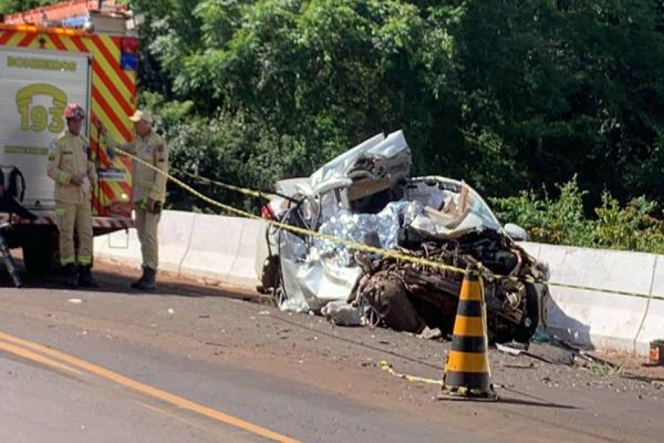 Duas mulheres e uma criança morrem em gravíssimo acidente de trânsito na PR-317, em Toledo