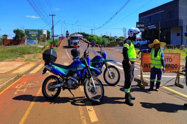Atenção aos Bloqueios: Obras de pavimentação e reurbanização na Avenida Piquiri em Cascavel avançam