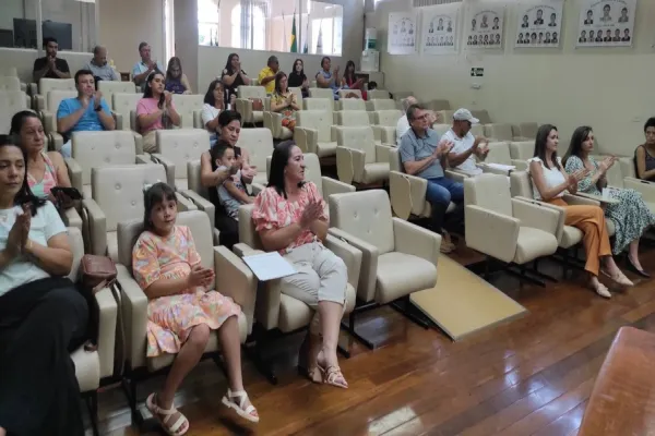 Foto relacionada a notícia: Novos conselheiros tutelares são diplomados em Corbélia