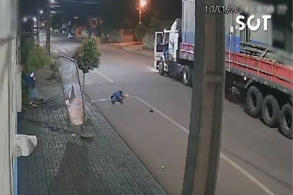 Mulher é arrastada por fios rompidos após passagem de caminhão no bairro Brasmadeira