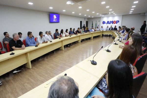 Nossa missão é cuidar das pessoas, diz Paranhos em reunião de posse do Consamu