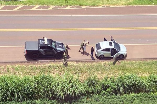 Falcão: Ação policial apreende veículo com mercadorias irregulares na BR-277 em Céu Azul