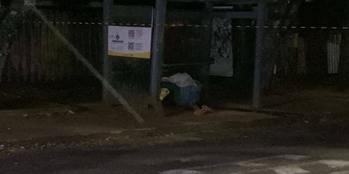 Jovem de 19 anos é assassinado a tiros em ponto de ônibus no Bairro Alto Alegre, em Cascavel
