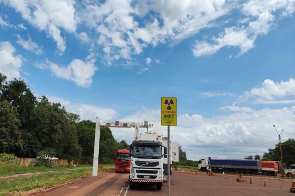 Porto Internacional de Santa Helena adota scanner para reforçar fiscalização de Cargas e Veículos