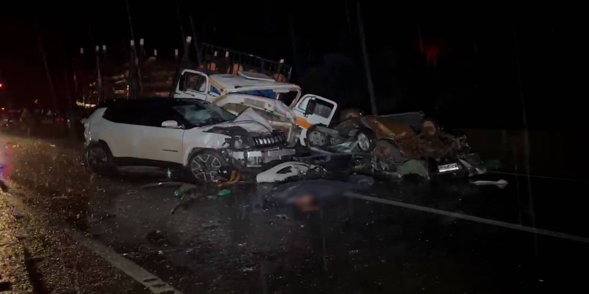 Mulher morre e outras seis pessoas ficam feridas após grave engavetamento na BR-277 em Guarapuava