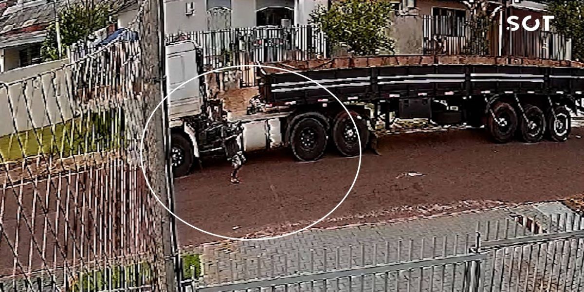 Ladrão é flagrado por câmeras ao furtar bateria de caminhão no Bairro Pioneiros Catarinenses