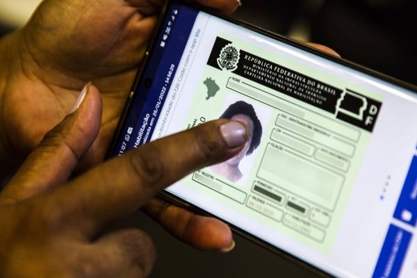 Quase 3 milhões de pessoas já possuem a CNH Digital no Paraná