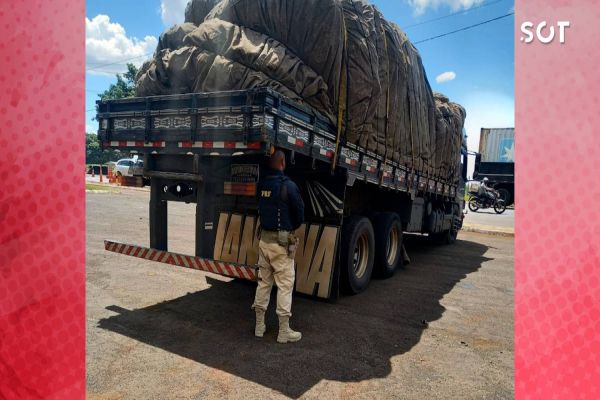 PRF flagra caminhão com arqueamento da altura de um homem em Santa Terezinha de Itaipu