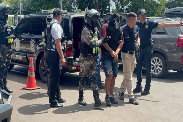 Polícia do Paraguai detém brasileiros relacionados a práticas ilícitas ligadas a explosivos e armas