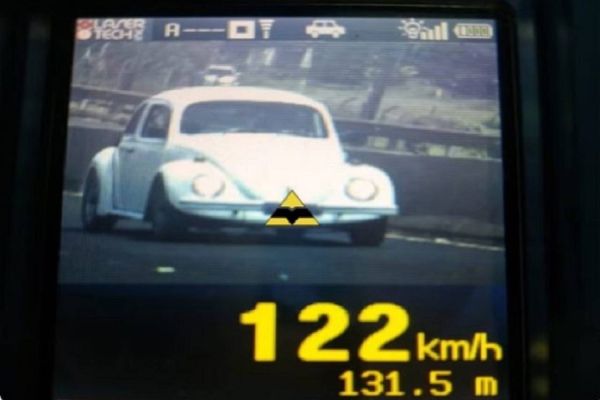 Polícia Rodoviária Estadual flagra Fusca a 122 km/h na PR-445