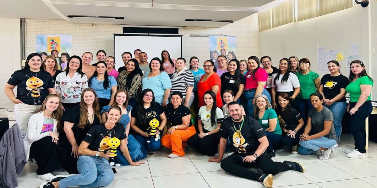 Formação continuada do programa a União Faz a Vida capacita professores em Corbélia