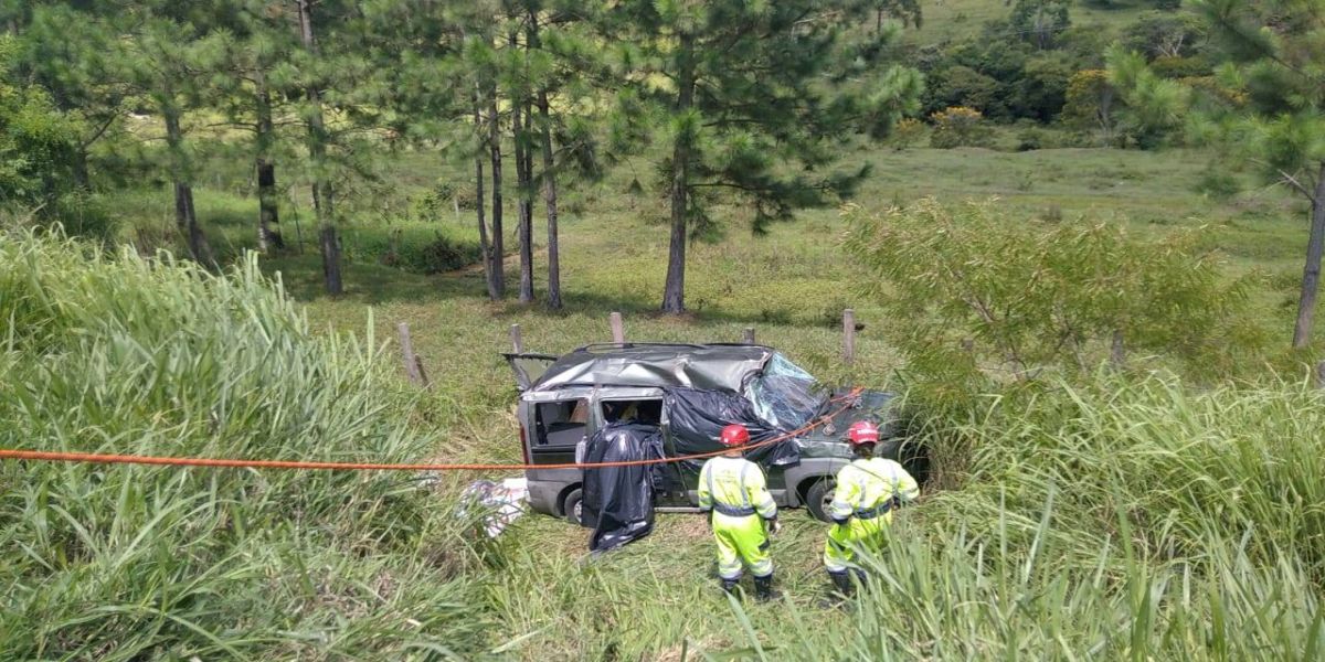 Tragédia na BR-116: Mãe e Filha morrem em grave acidente em Campina Grande do Sul