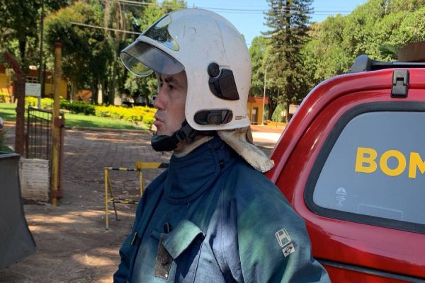 Corpo de Bombeiros comenta caso de incêndio em empresa de processamento de alimentos