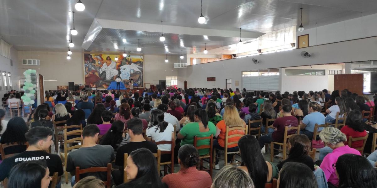 Início do ano letivo em Corbélia: Compromisso e reconhecimento na Educação