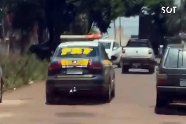 Em ação conjunta, PRF e Receita Federal apreendem carregamento de agrotóxicos em Campo Mourão