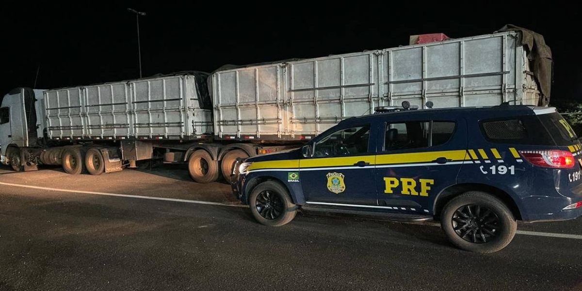 Morador de Santa Tereza do Oeste é detido pela PRF com mais de 450 mil maços de cigarros paraguaios