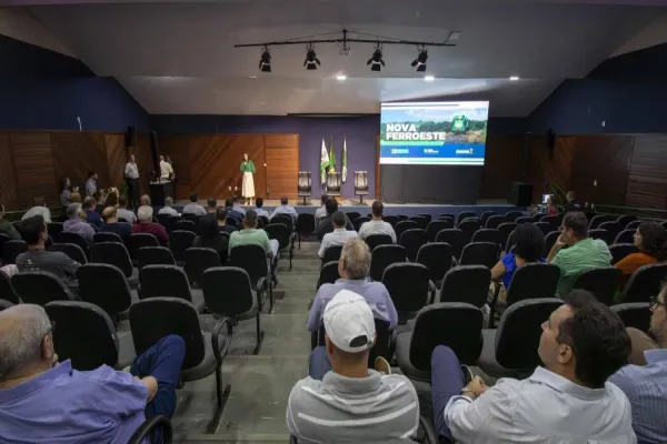 Foto relacionada a notícia: Lideranças toledanas discutem a Nova Ferroeste e viabilidade de terminal em Toledo
