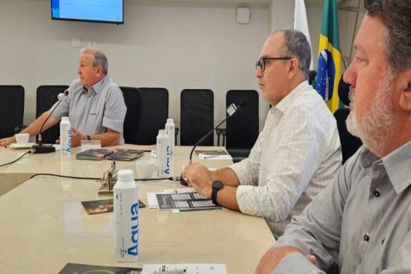 Dilvo fala na Acic sobre a importância do Show Rural ao agro e ao Oeste do Paraná