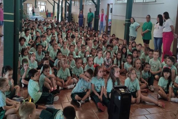 Retorno às Aulas: Corbélia recebe cerca de 2.000 alunos na rede municipal de ensino