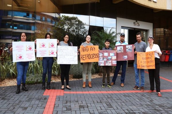 Professora Liliam obtém liminar contra fechamento da Escola do Campo de Jangada Taborda