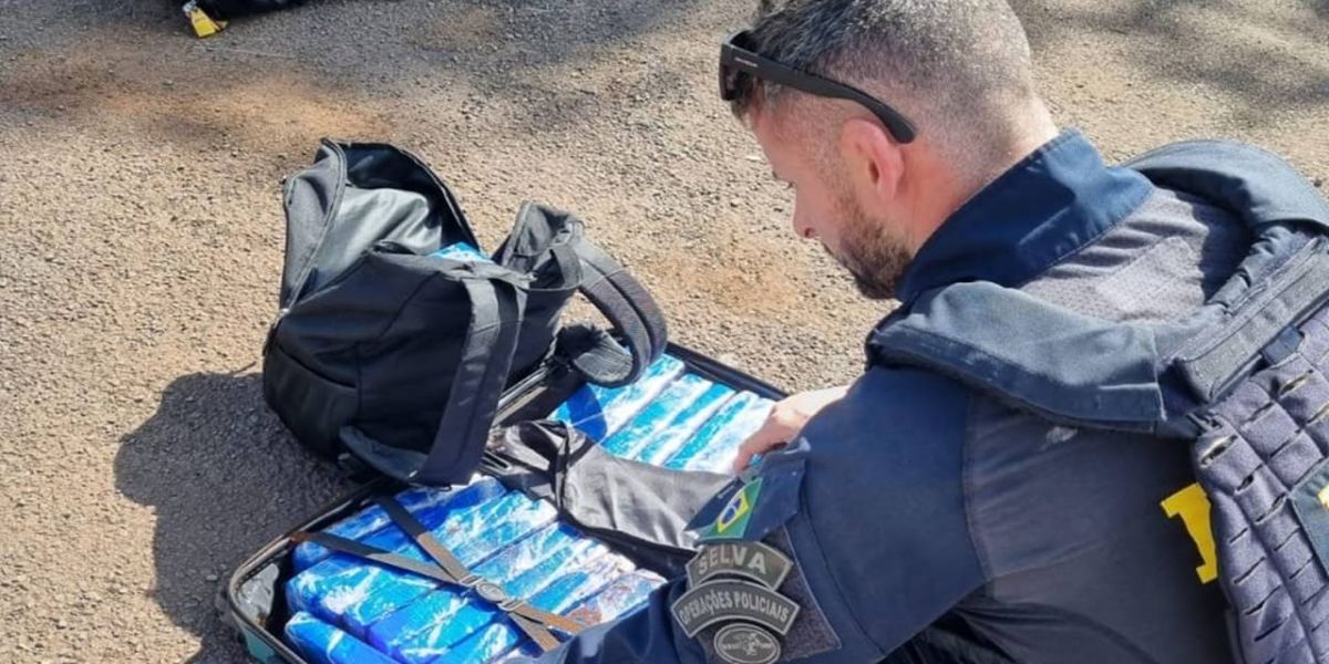 PRF apreende 24 quilos de maconha com passageiro de aplicativo de carona em Céu Azul