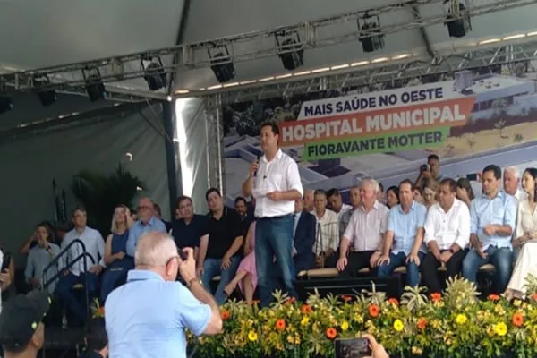 Foto relacionada a notícia: Governador inaugura Hospital Municipal em Cafelândia com investimento estadual e federal