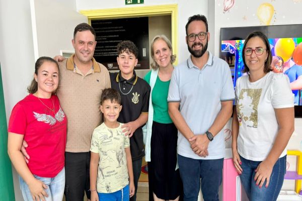 HUOP: Família realiza doações de cadeiras para setor de recreação infantil do hospital