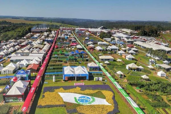 Com novo sistema do Detran-PR, veículos adquiridos no Show Rural já sairão emplacados
