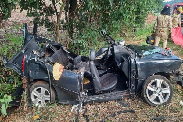 Grave acidente na PR-180 deixa duas pessoas feridas no distrito de Rio do Salto em Cascavel