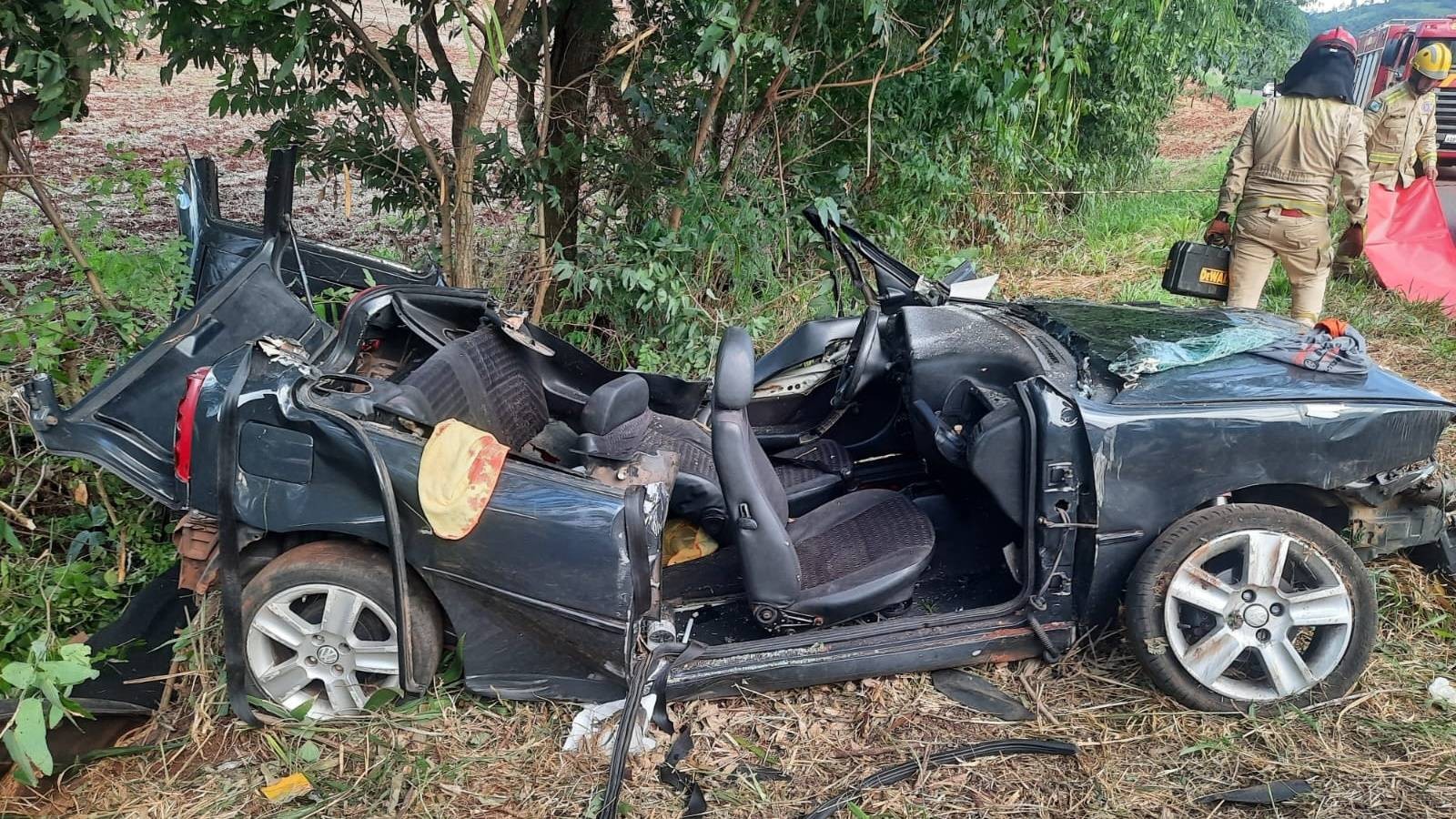 Grave acidente na PR-180 deixa duas pessoas feridas no distrito de Rio do Salto em Cascavel