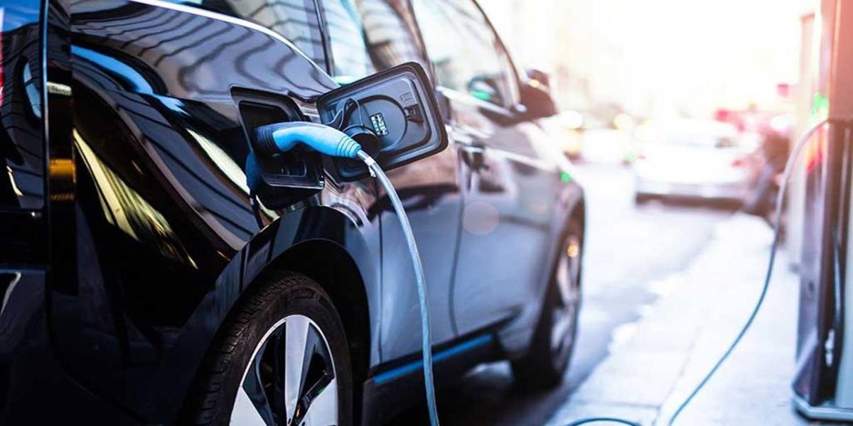Energy+ dobra operação no estado do Paraná; Empresa apresenta modelos de carros híbridos e elétricos