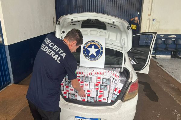 Operação da Receita Federal descobre carga de cigarros contrabandeados em Cascavel