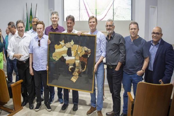 Município de Cascavel autoriza licitação para aquisição de retroescavadeira em distrito agrícola