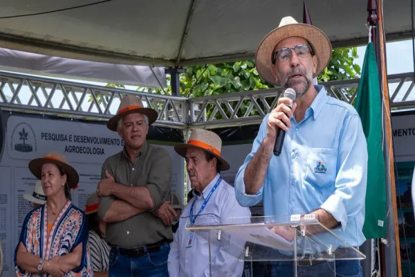 Foto relacionada a notícia: Diretor-geral da Itaipu tem encontro com representantes de 50 cooperativas do Oeste