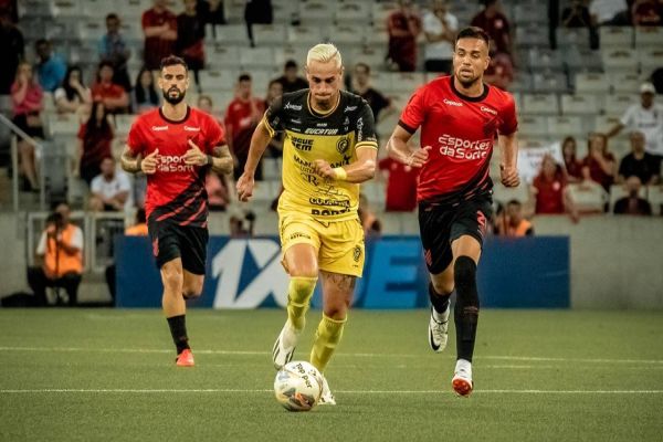 FC Cascavel é superado pelo Athletico por 1 a 0 em Curitiba