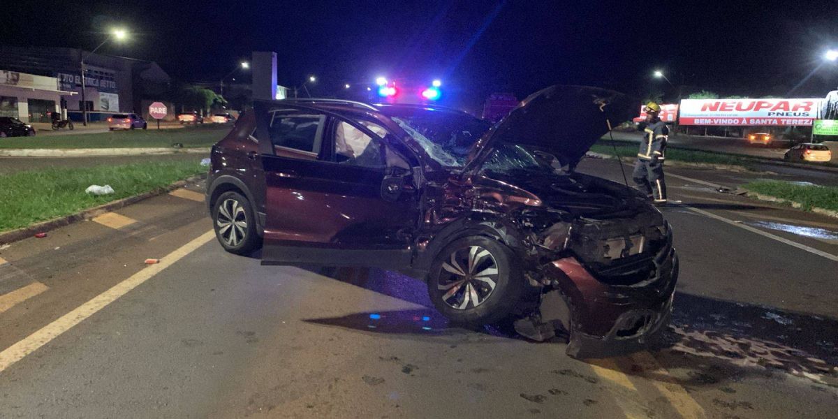 Cinco pessoas ficam feridas após forte colisão de trânsito na BR-277 em Santa Tereza do Oeste