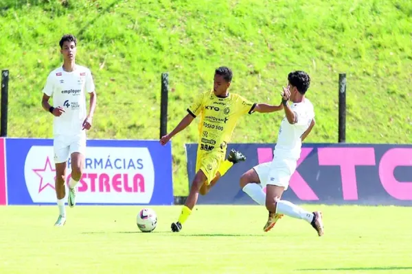 Foto relacionada a notícia: Rivalidade Renovada: Cascavel CR reaparece e será adversário do FC Cascavel
