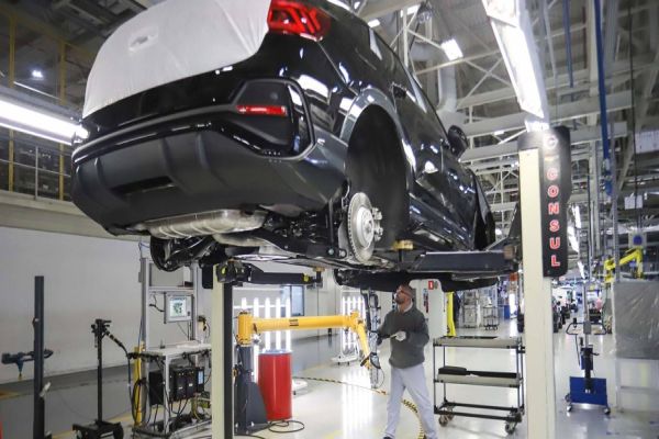 Indústria paranaense fecha 2023 com alta de 1,5%, melhor resultado da região Sul