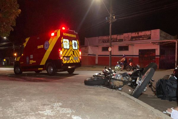Motociclista de 30 anos sofre laceração profunda na perna após colisão no Bairro Periolo em Cascavel