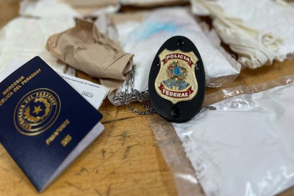 PF prende passageiro com cocaína oculta no corpo no Aeroporto Internacional de Foz do Iguaçu
