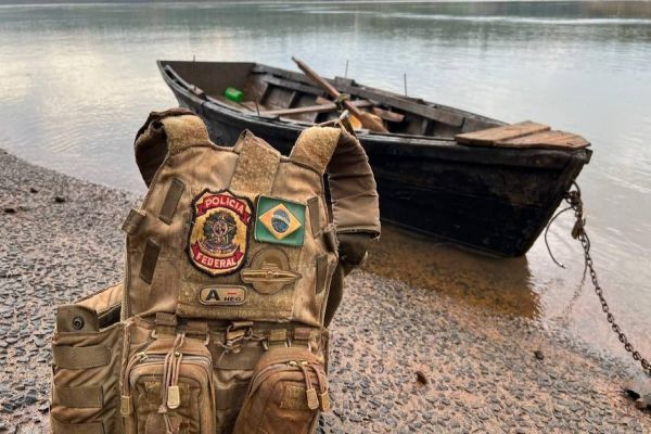 PF realiza resgate de pescadores após naufrágio no Lago de Itaipu durante evento de pesca em Missal